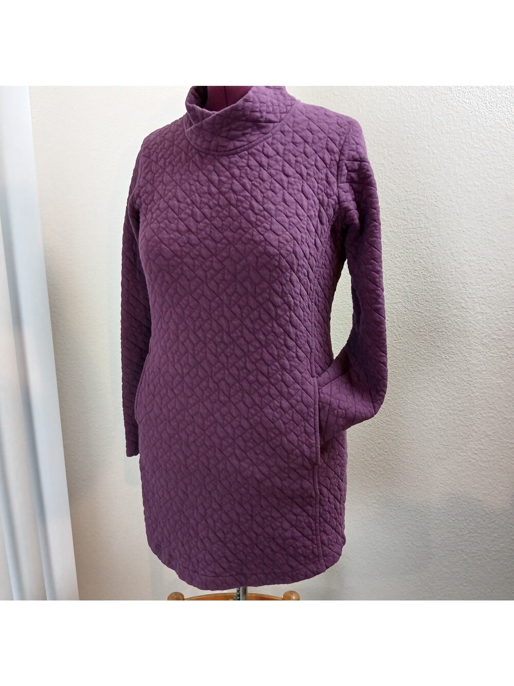 Columbia Marionberry Sunday Summit Tunic M pouch pocket purple cowl mock neck